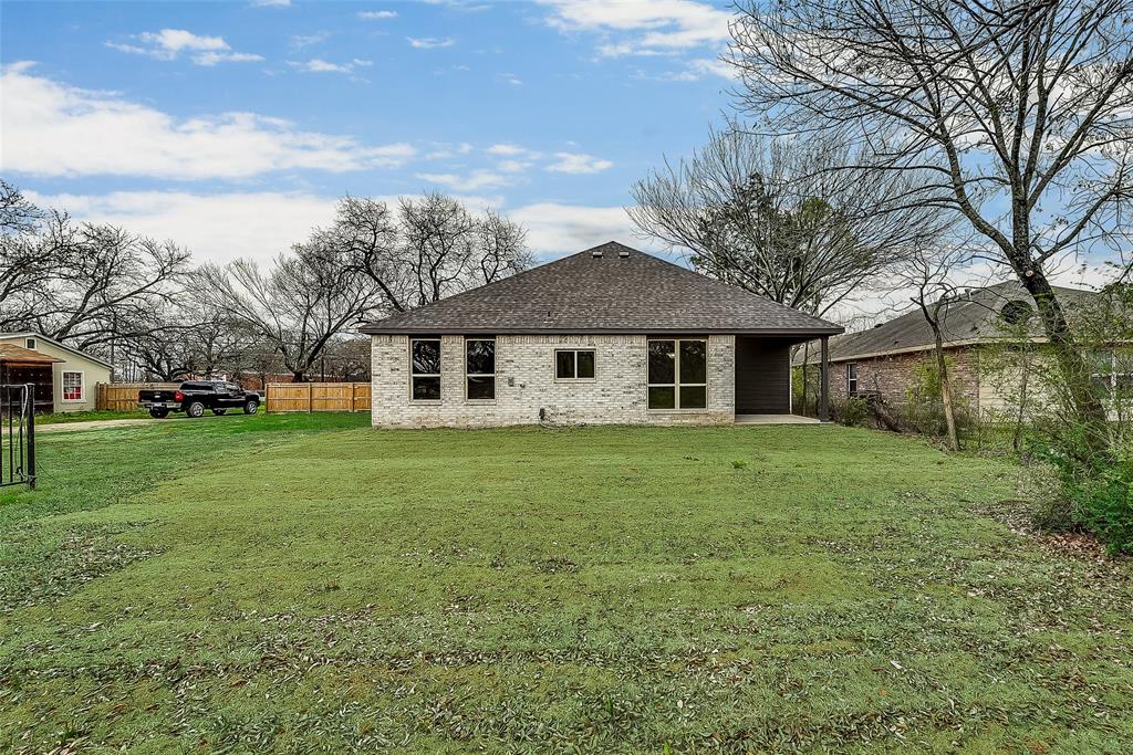 4021 S Peachtree Rd, Balch Springs, TX 75180