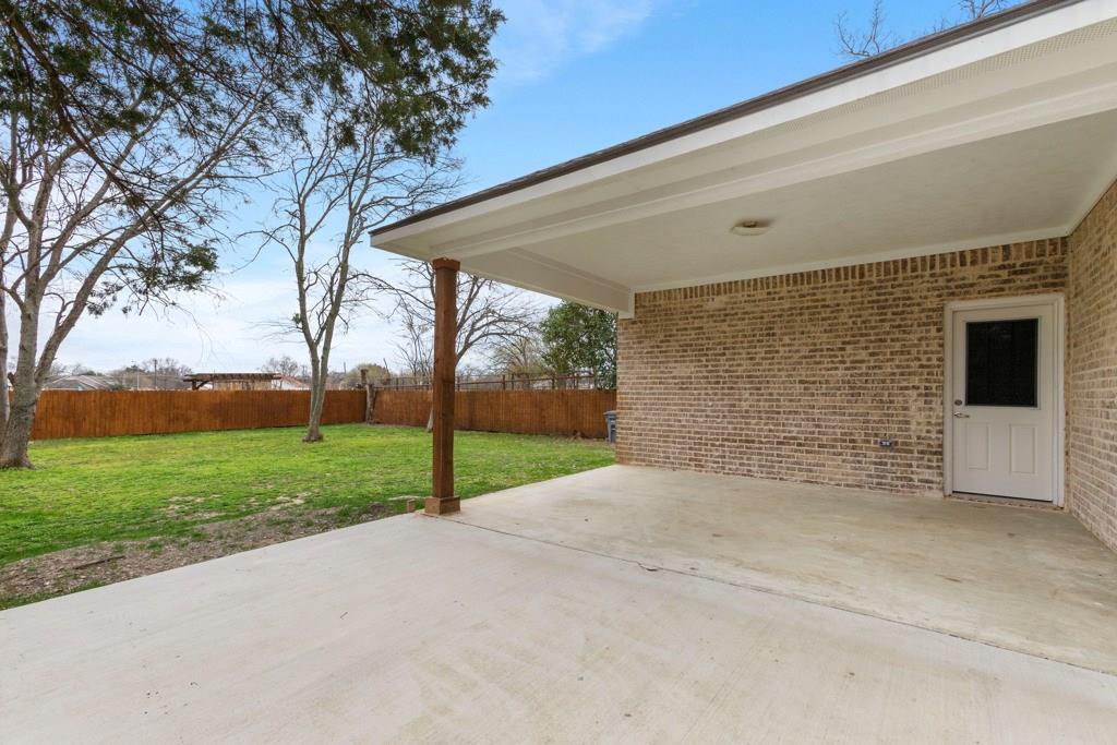 3232 E Overton Rd, Dallas, TX 75216