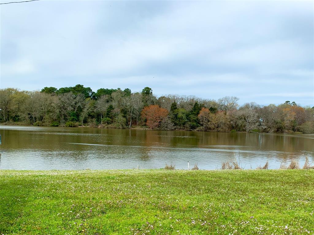 1011 Lake Franklin Dr, Winnsboro, TX 75494