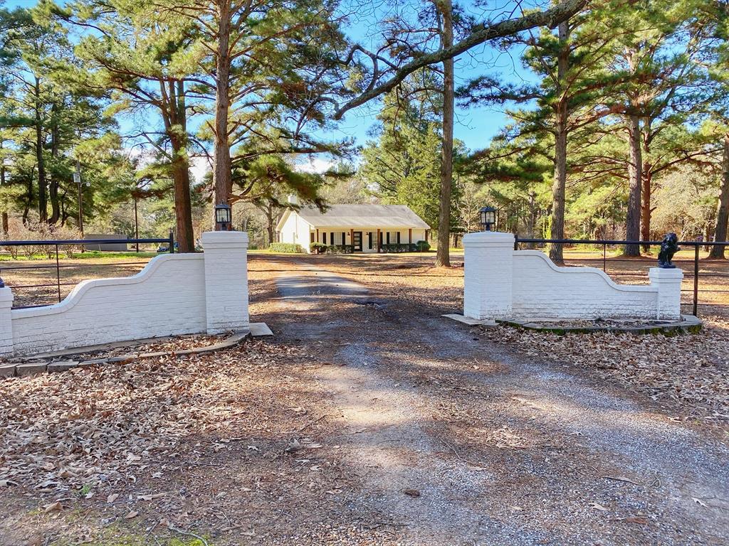 283 Fm 409, Honey Grove, TX 75446