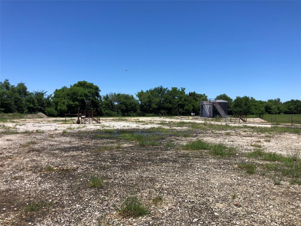 NA CR 471, Dew, TX 75840