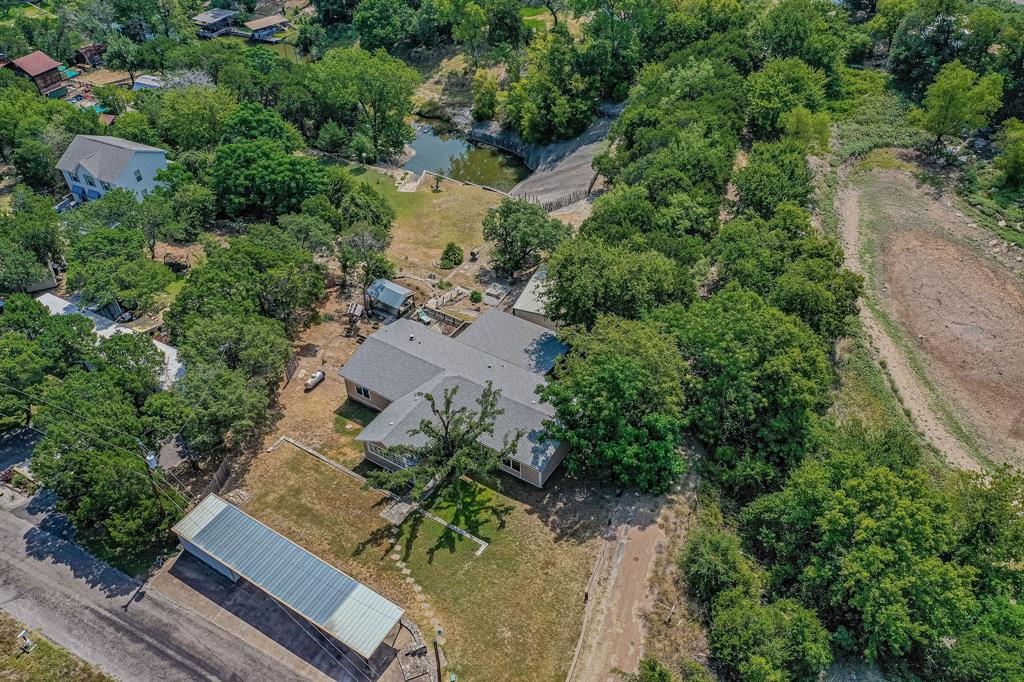 1201 COMANCHE COVE Dr, Granbury, TX 76048