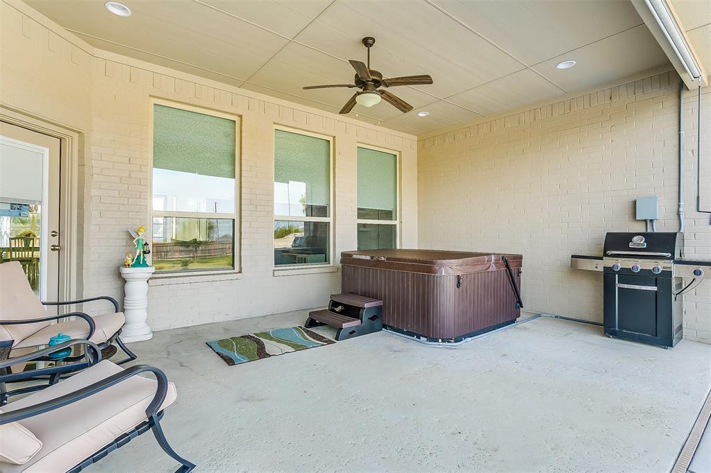 114 N Star Crossing Ln, Weatherford, TX 76088