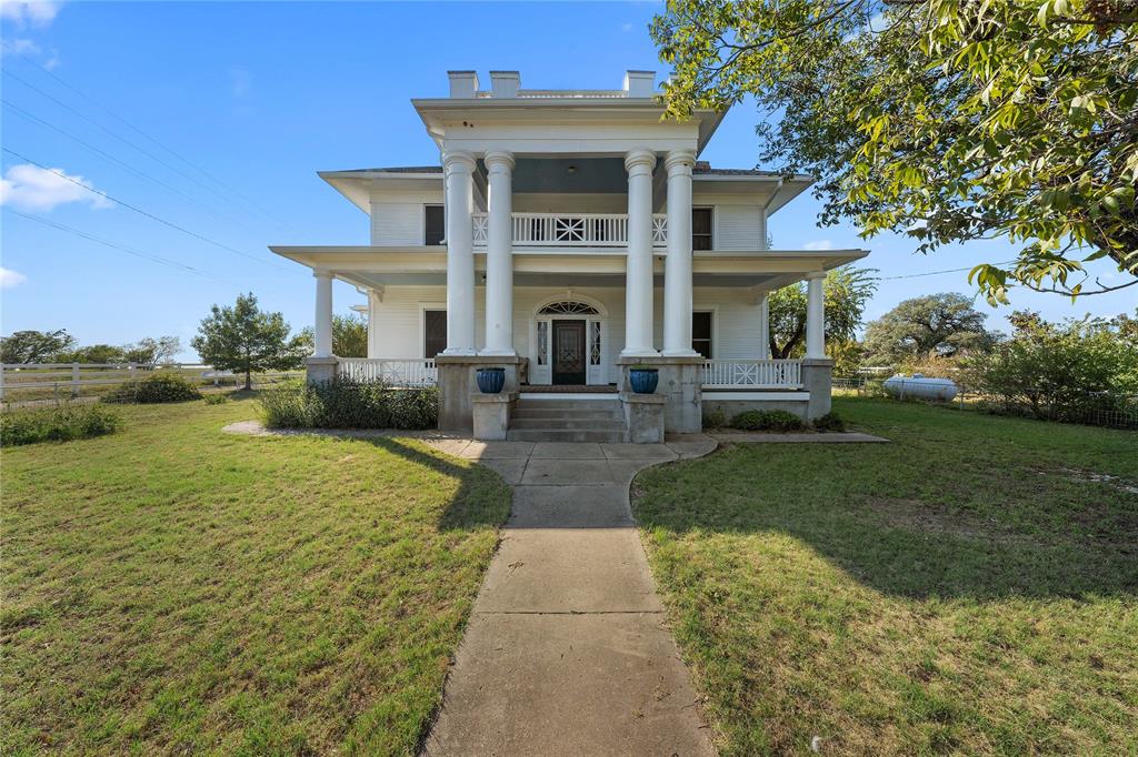 201 Poston Rd, Hamilton, TX 76531