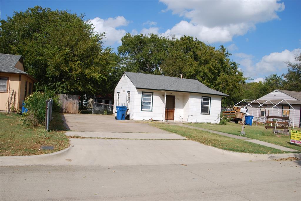 1705 Glenn Dr, Blue Mound, TX 76131