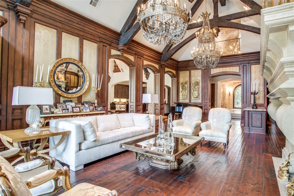 5445 N Dentwood Dr, Dallas, TX 75220