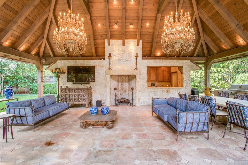 5445 N Dentwood Dr, Dallas, TX 75220