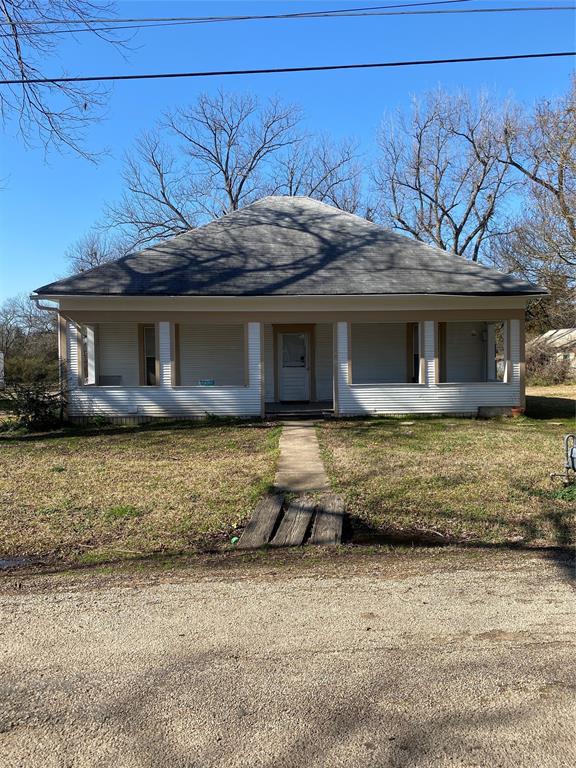 213 High St, Roxton, TX 75477
