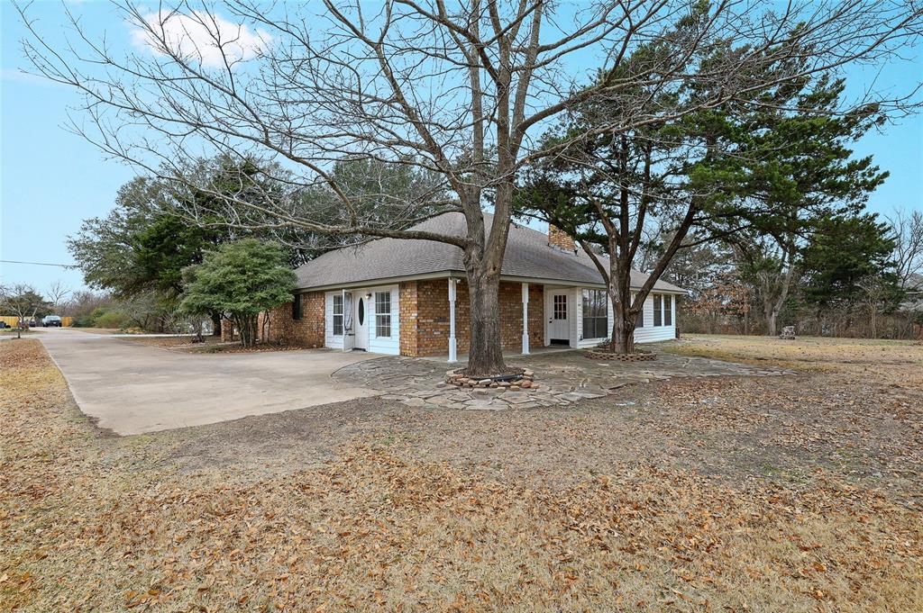 120 Randy Rd, Pecan Hill, TX 75165