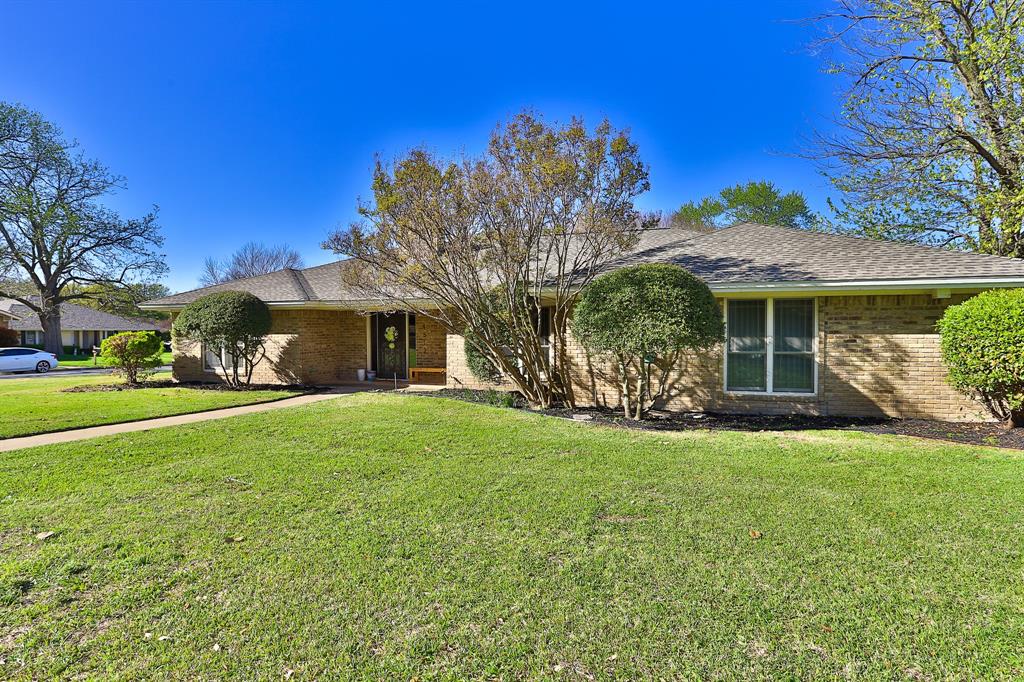 4512 Foxfire Way, Fort Worth, TX 76133