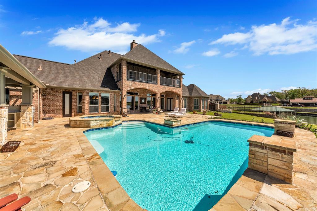 5933 Lakeside Dr, Fort Worth, TX 76179