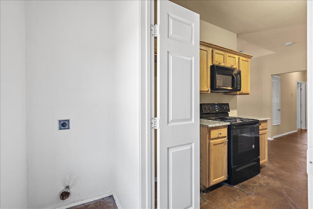 113 Lindas Creek Ln, Weatherford, TX 76088