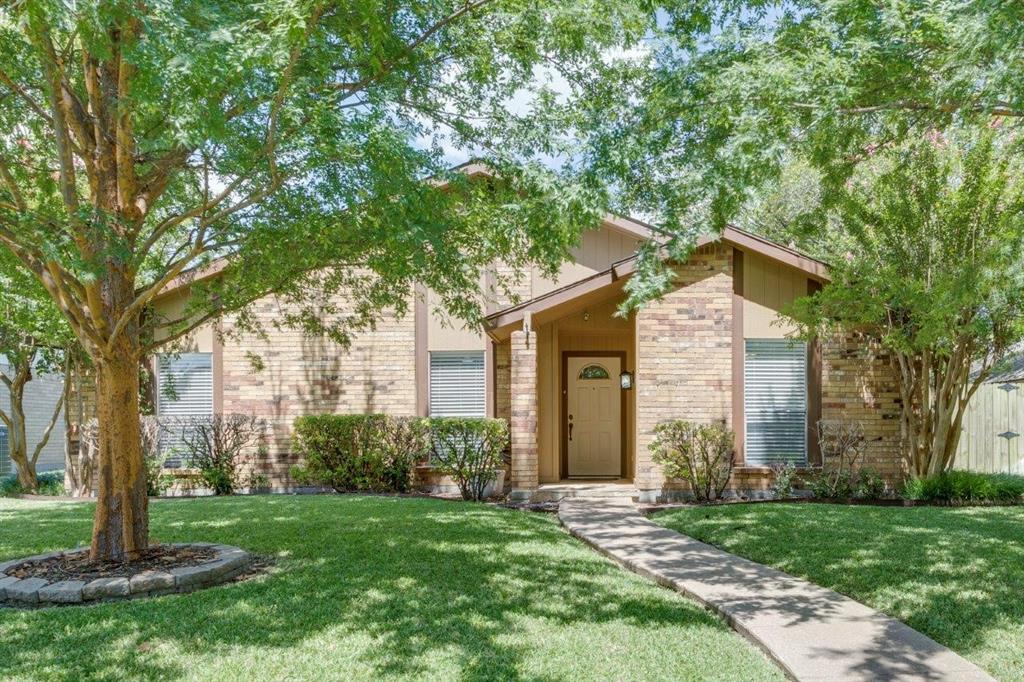 1101 Carriagehouse Ln