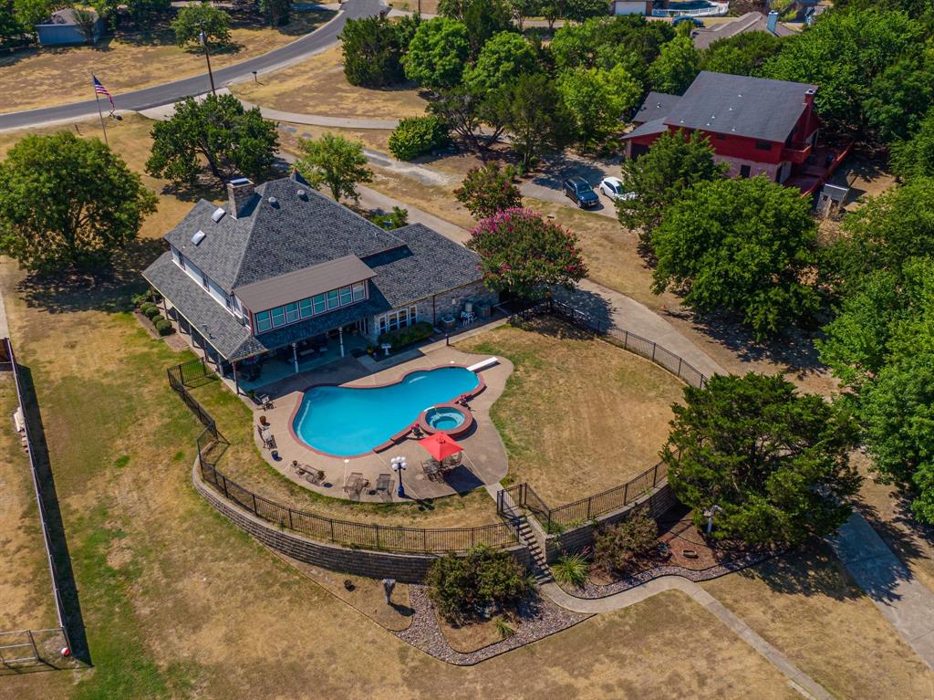 1030 Lake Grove Loop