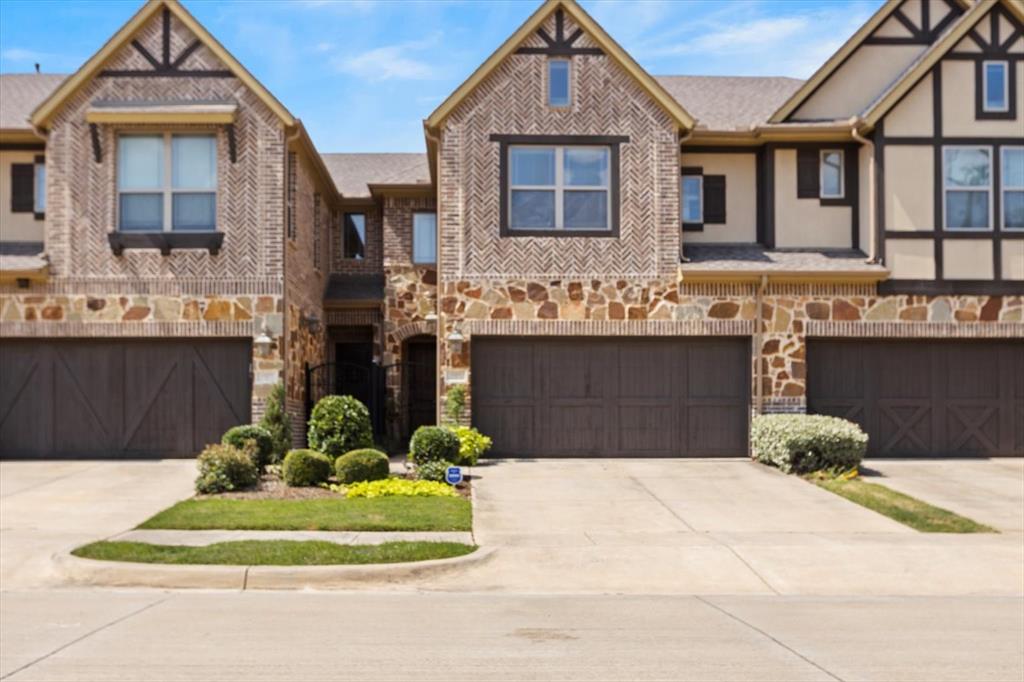 1009 Brook Frst Ln