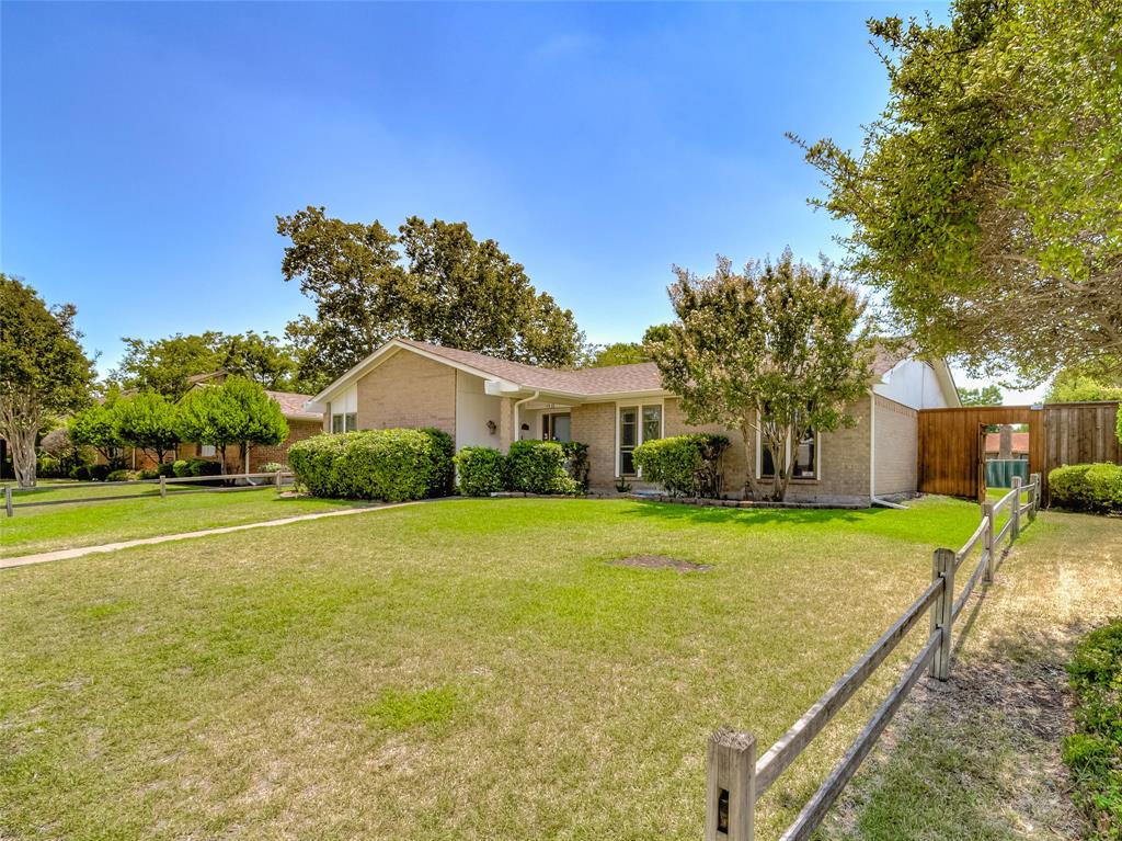 1916 E Spring Vly Rd  