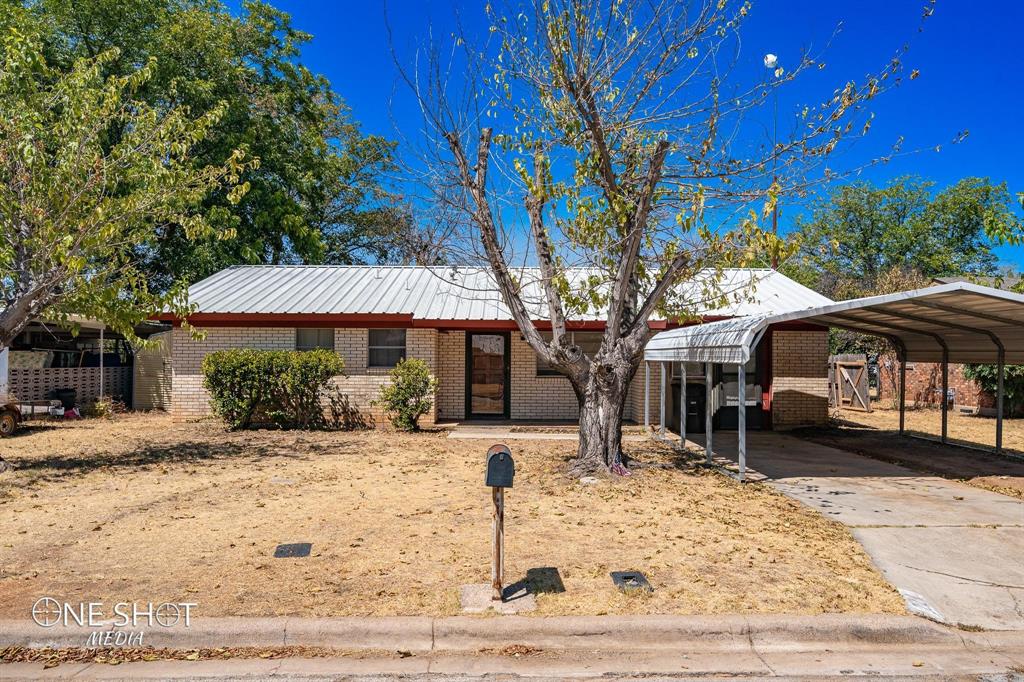 224 Cres Dr