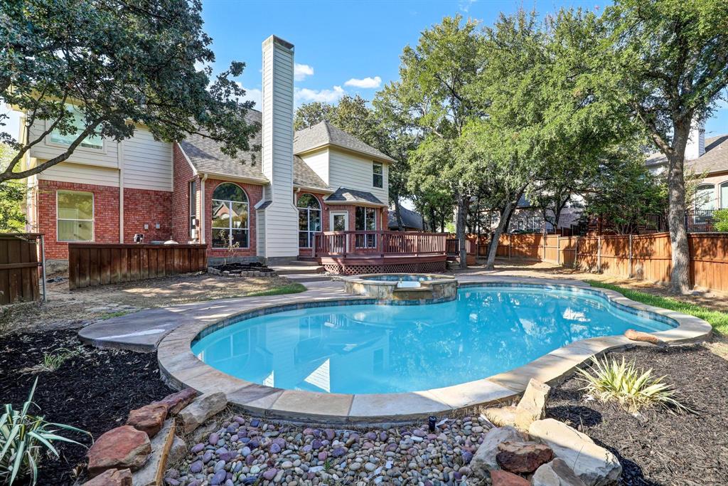 935 Crown Ct