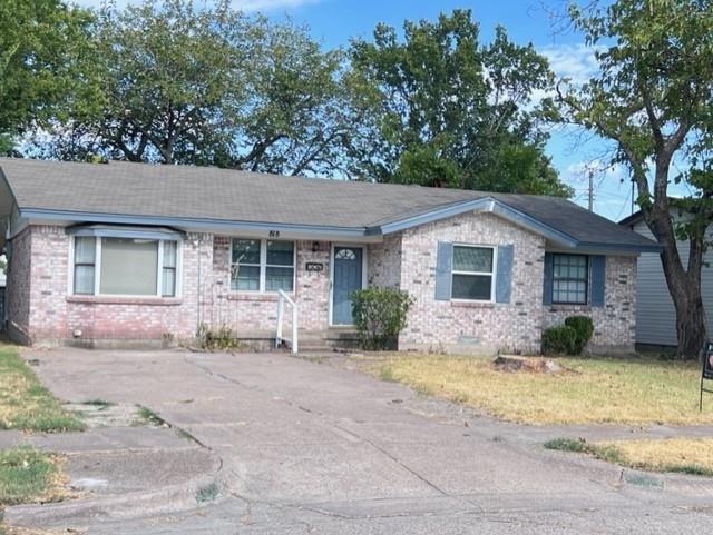 818 Caladium Dr  