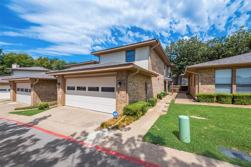 17 Cedar Ln