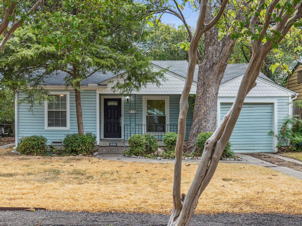 8911 San Fernando Way