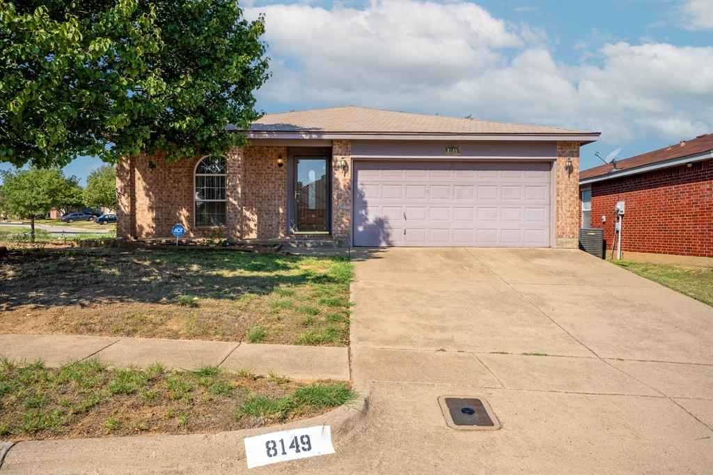 8149 Twin Oaks Trl