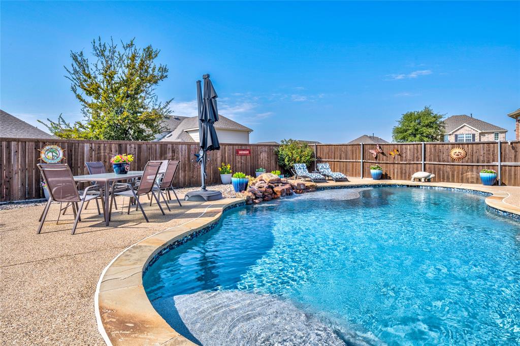 2909 Barnsley Dr