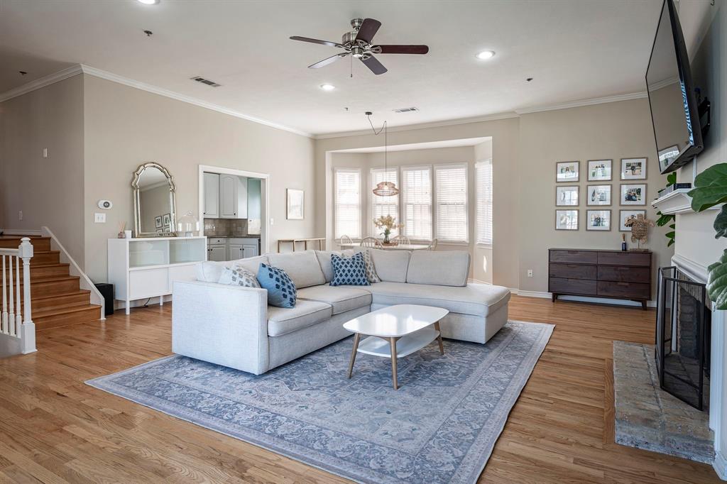 4511 Gilbert Ave Unit 212