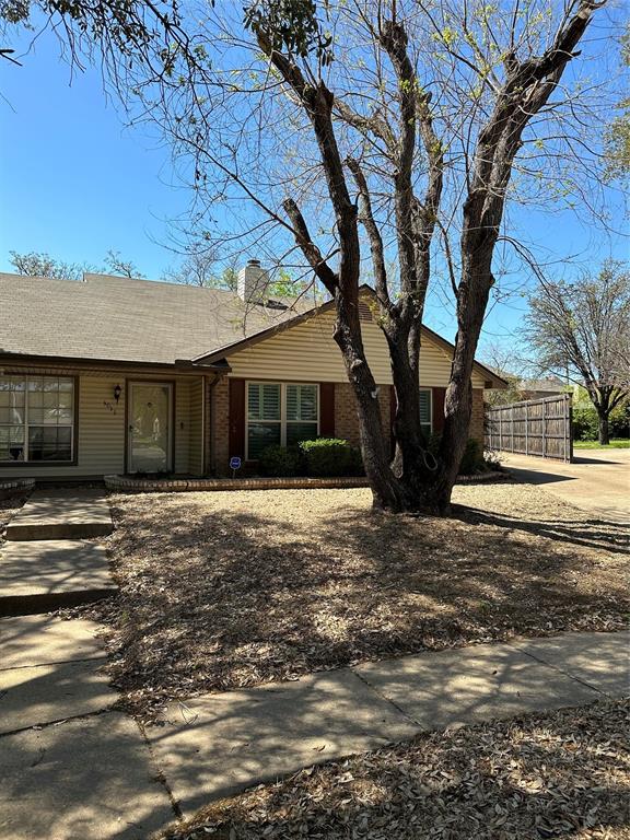 3015 Clover Ln