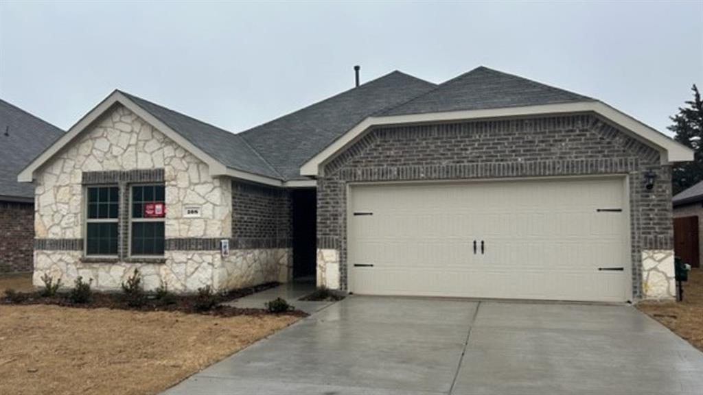 208 Ashbrook Dr