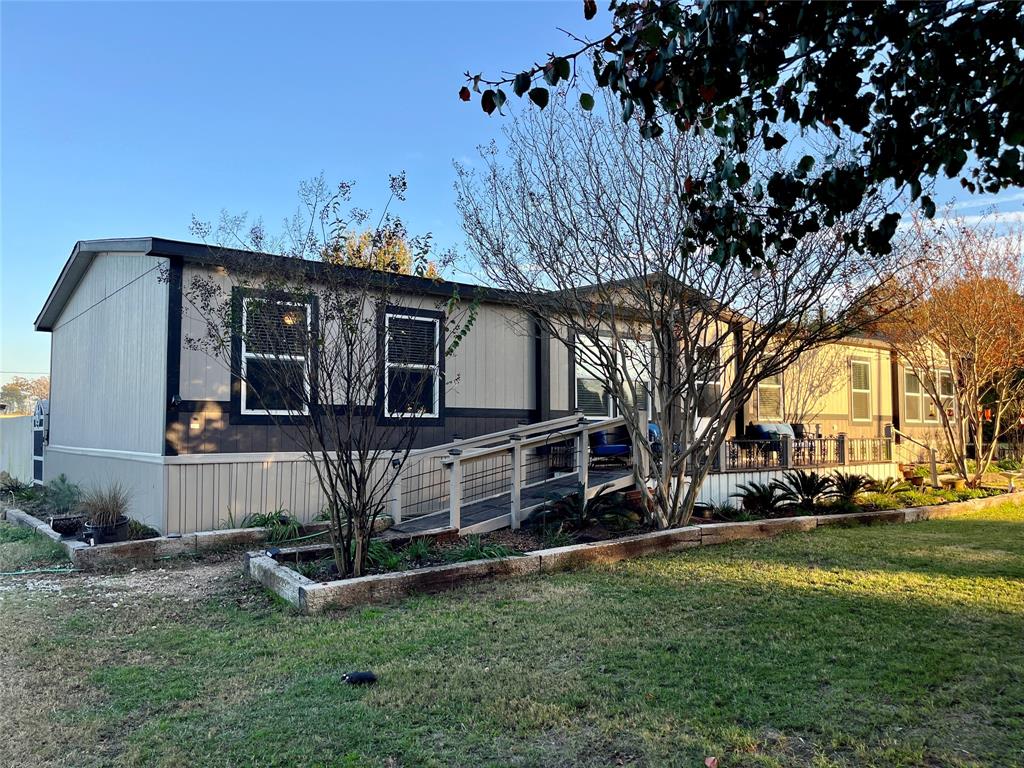 2428 County Rd 4301