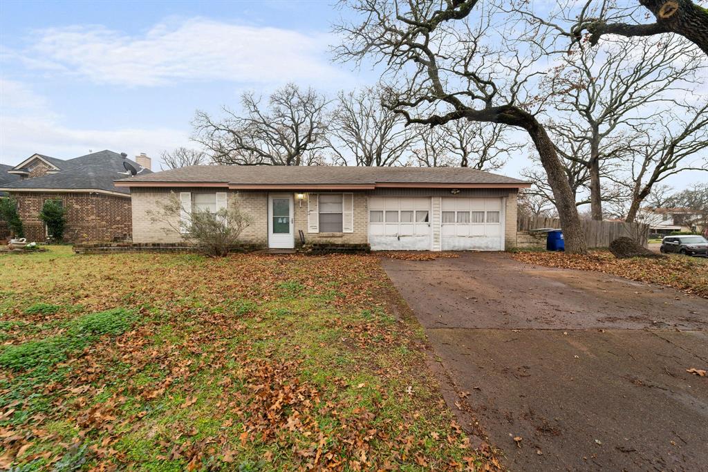 14302 Oakwood Ln