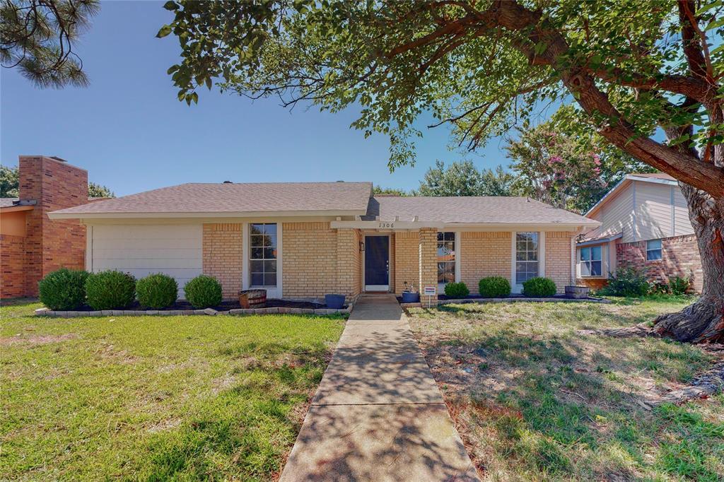 1306 Woodland Park Dr