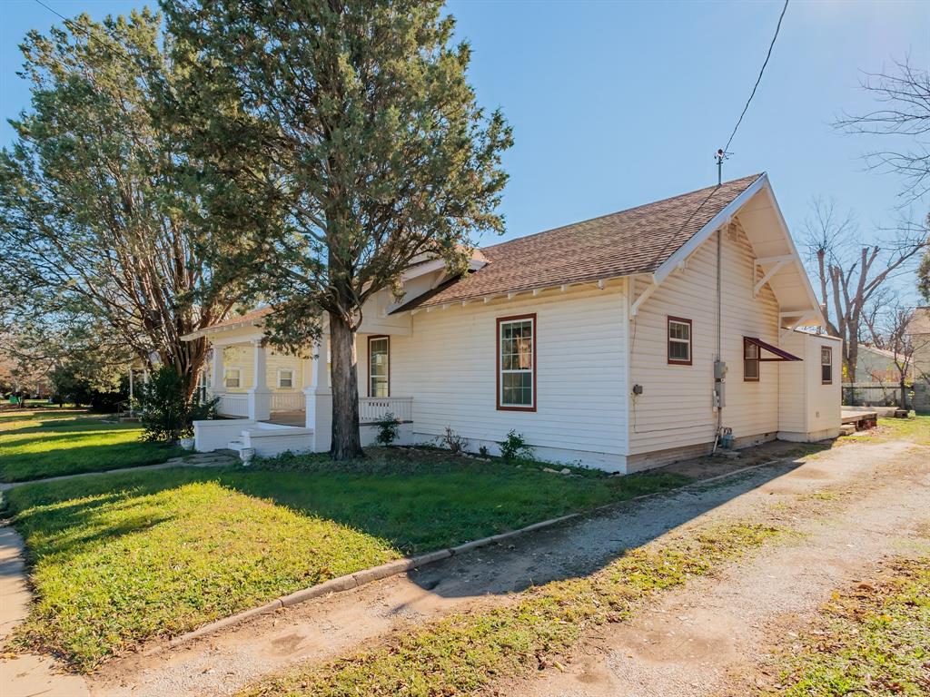 717 W LIVEOAK, Coleman, TX 76834