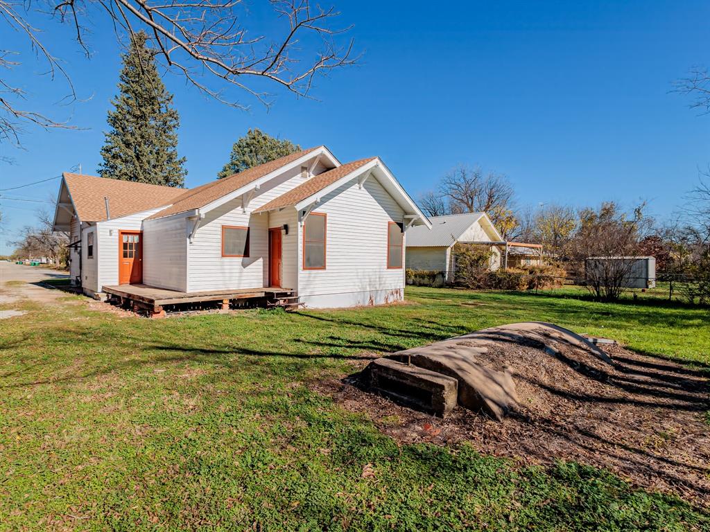 717 W LIVEOAK, Coleman, TX 76834