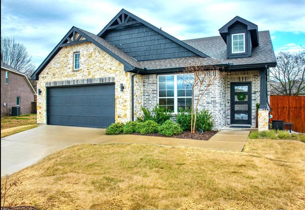 701 Ascot Ct