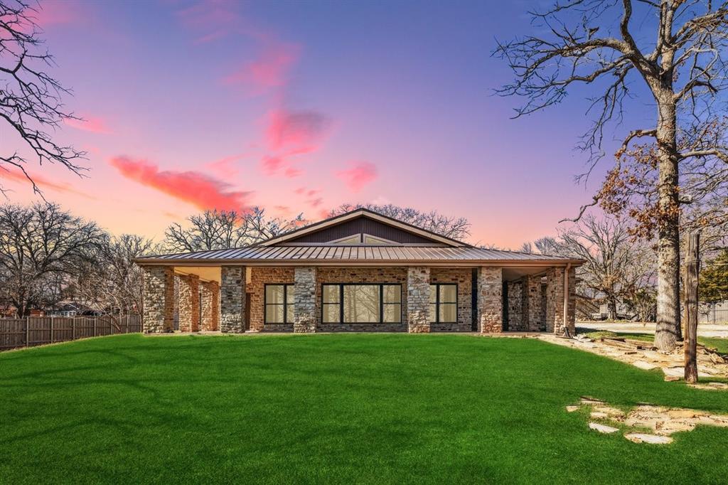 84 Daniel Ln