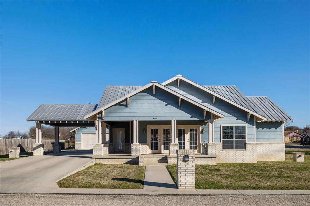 808 Scarlet Dr