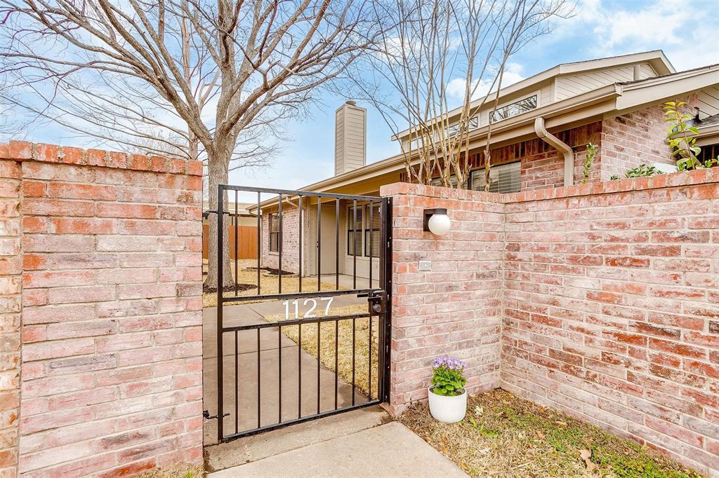1127 Glenbrook St
