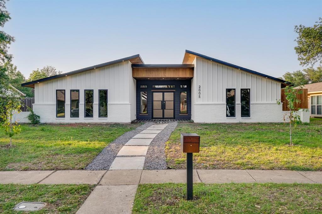 2005 Plymouth Rock Dr  