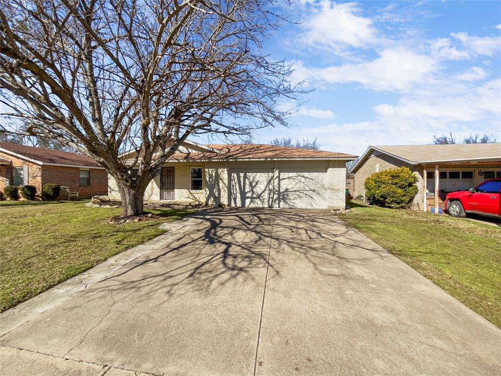 815 Lisa Ln