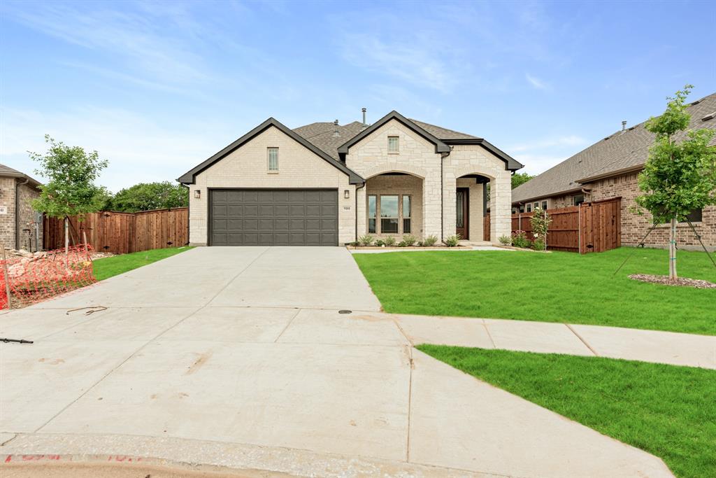 9101 Desert Flora Dr