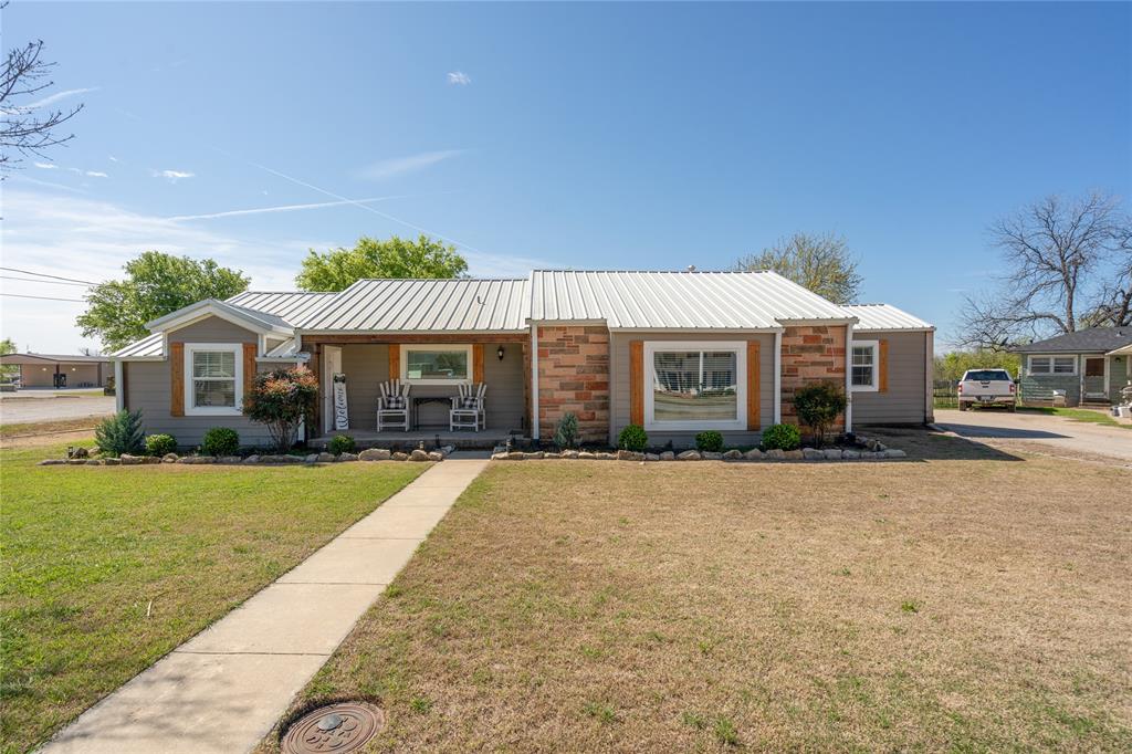 243 W Live Oak St