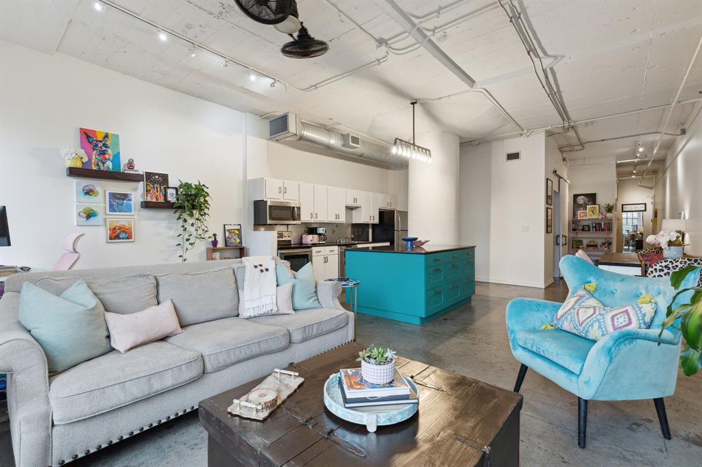 1122 Jackson St Unit 209