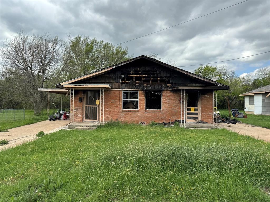 705 N Main St