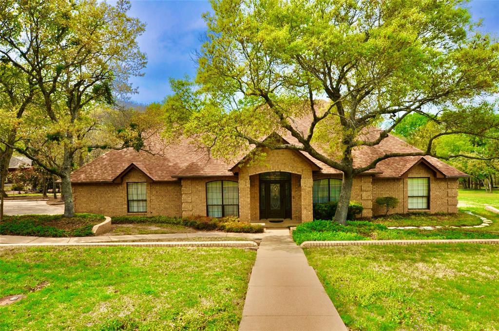 1913 Forest Gln Ln