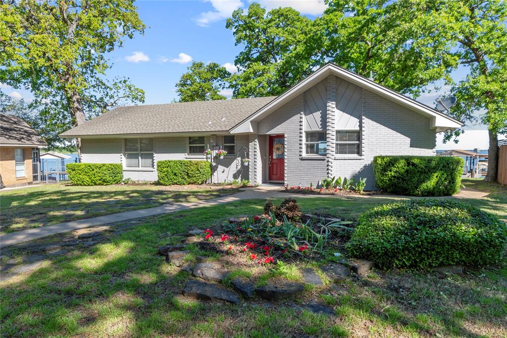 257 Lakeview Dr
