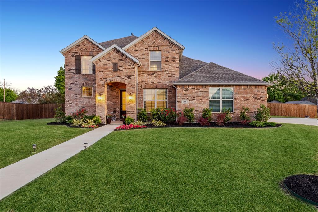 236 Longwood Dr