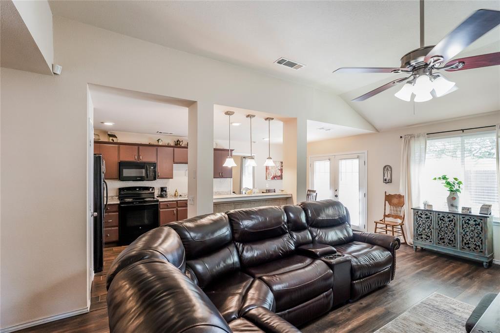 1603 Columbia Dr