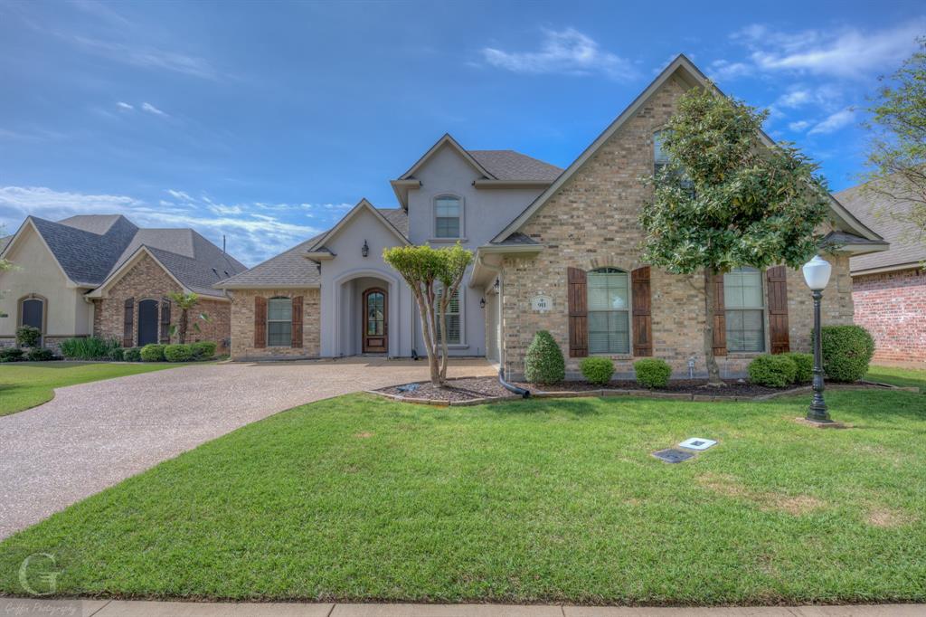 911 Royal Cir  